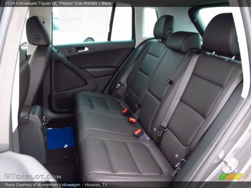 Pepper Gray Metallic / Black 2014 Volkswagen Tiguan SE