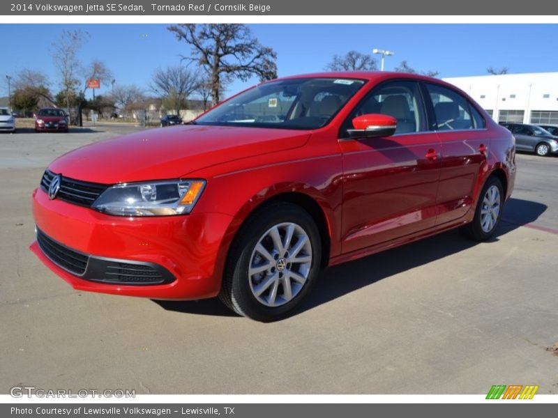 Front 3/4 View of 2014 Jetta SE Sedan