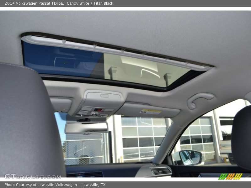 Candy White / Titan Black 2014 Volkswagen Passat TDI SE