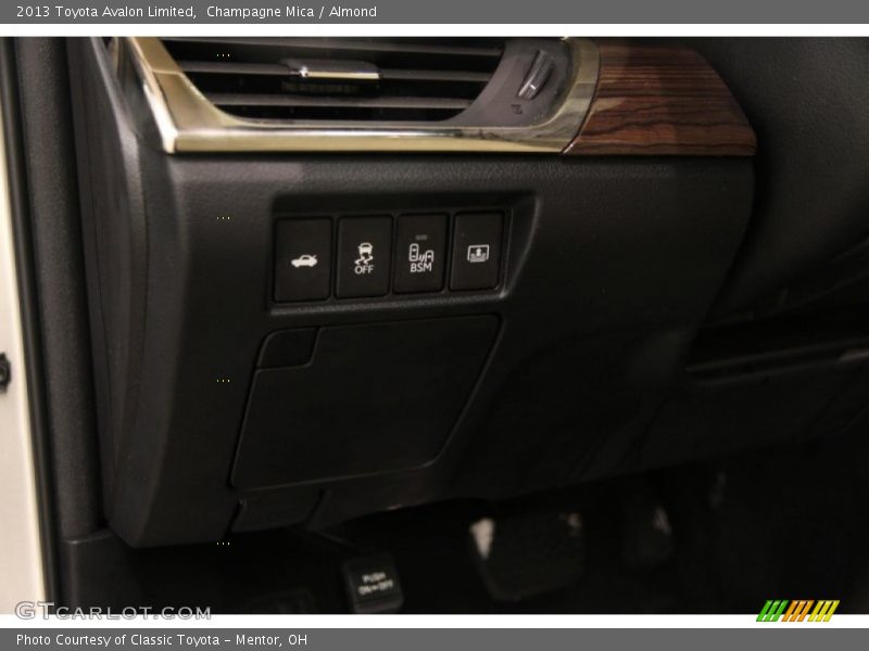 Champagne Mica / Almond 2013 Toyota Avalon Limited