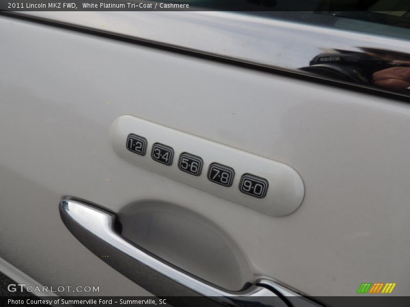 White Platinum Tri-Coat / Cashmere 2011 Lincoln MKZ FWD
