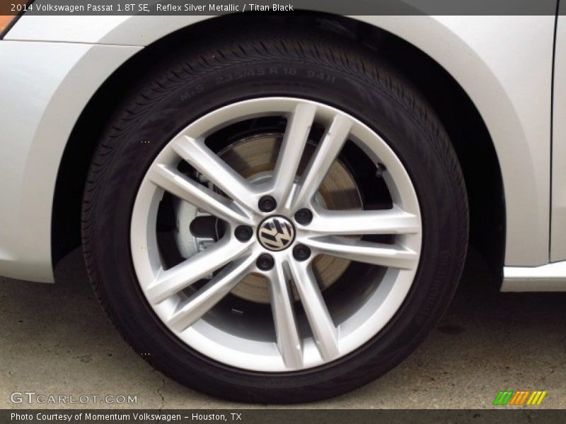 Reflex Silver Metallic / Titan Black 2014 Volkswagen Passat 1.8T SE