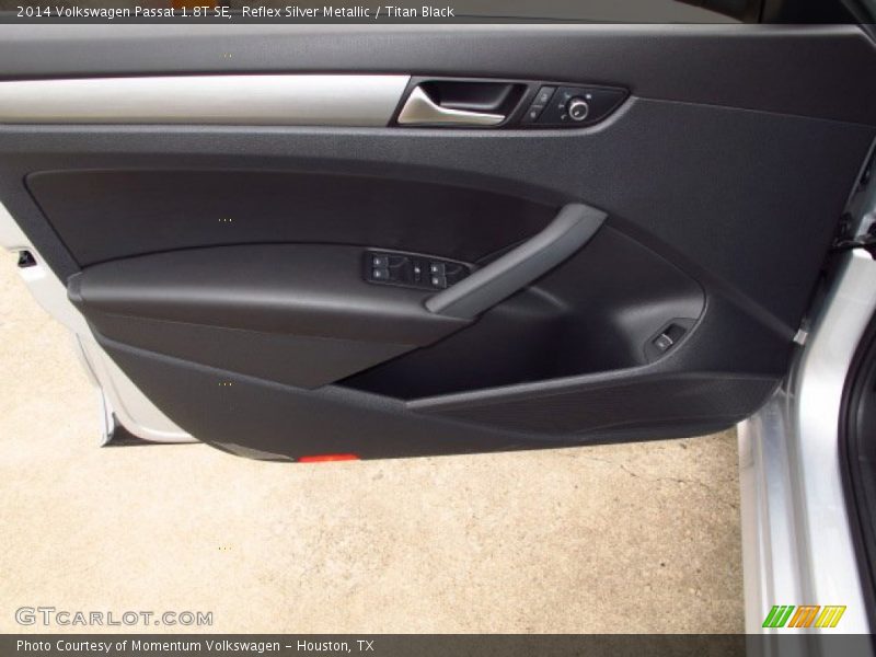Reflex Silver Metallic / Titan Black 2014 Volkswagen Passat 1.8T SE