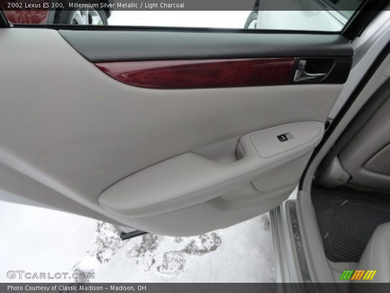 Millennium Silver Metallic / Light Charcoal 2002 Lexus ES 300