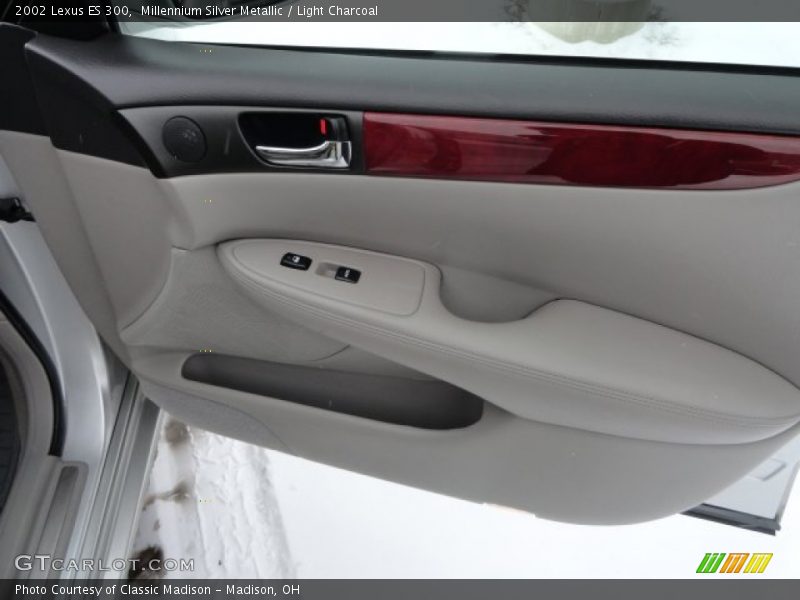 Millennium Silver Metallic / Light Charcoal 2002 Lexus ES 300