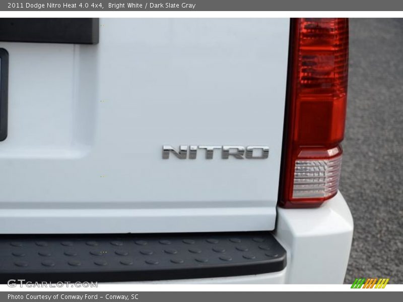 Bright White / Dark Slate Gray 2011 Dodge Nitro Heat 4.0 4x4