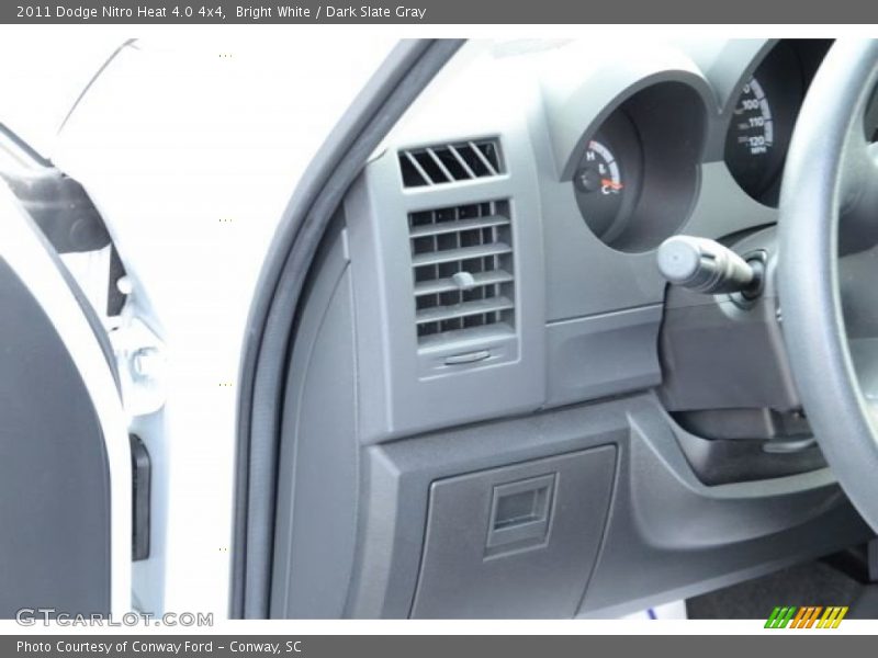 Bright White / Dark Slate Gray 2011 Dodge Nitro Heat 4.0 4x4