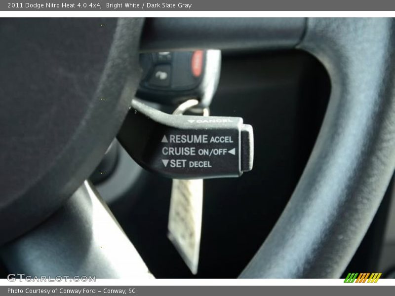 Bright White / Dark Slate Gray 2011 Dodge Nitro Heat 4.0 4x4