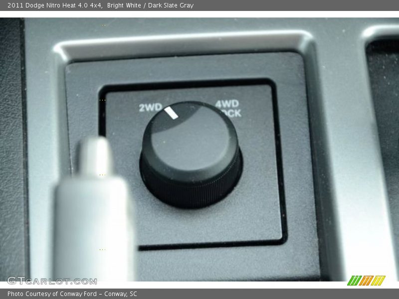 Bright White / Dark Slate Gray 2011 Dodge Nitro Heat 4.0 4x4