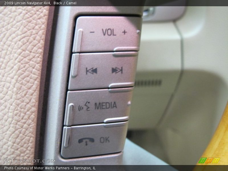 Black / Camel 2009 Lincoln Navigator 4x4