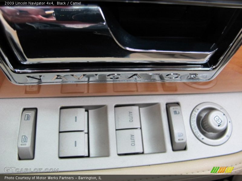 Black / Camel 2009 Lincoln Navigator 4x4