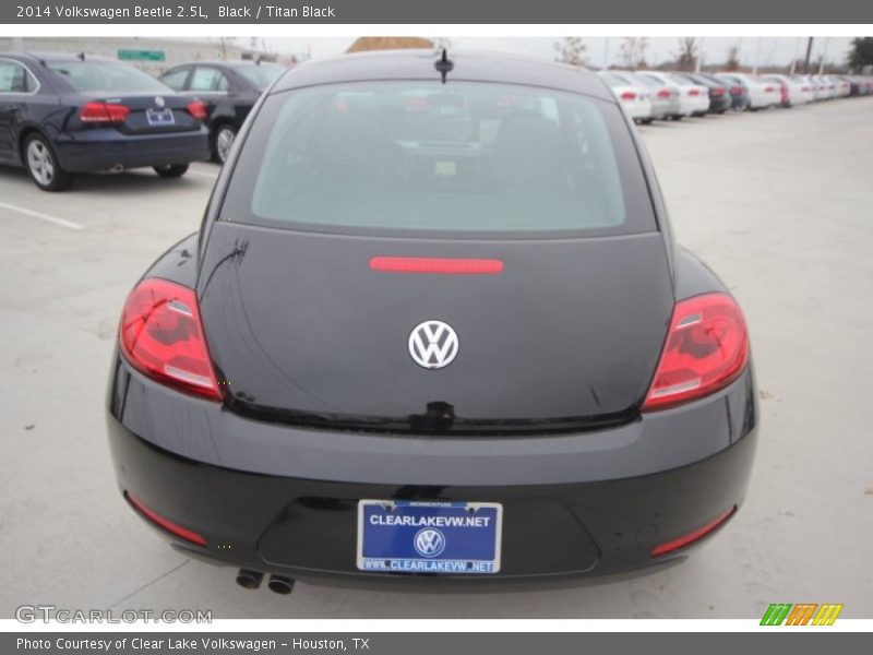 Black / Titan Black 2014 Volkswagen Beetle 2.5L