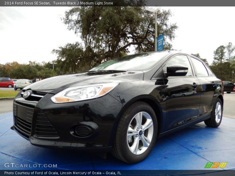 Tuxedo Black / Medium Light Stone 2014 Ford Focus SE Sedan