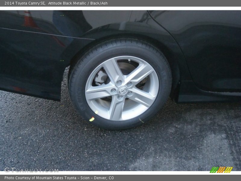 Attitude Black Metallic / Black/Ash 2014 Toyota Camry SE