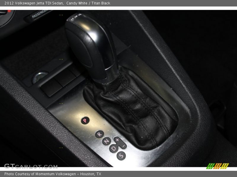 Candy White / Titan Black 2012 Volkswagen Jetta TDI Sedan
