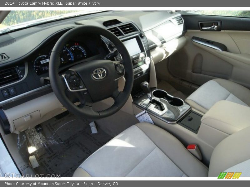 Super White / Ivory 2014 Toyota Camry Hybrid XLE