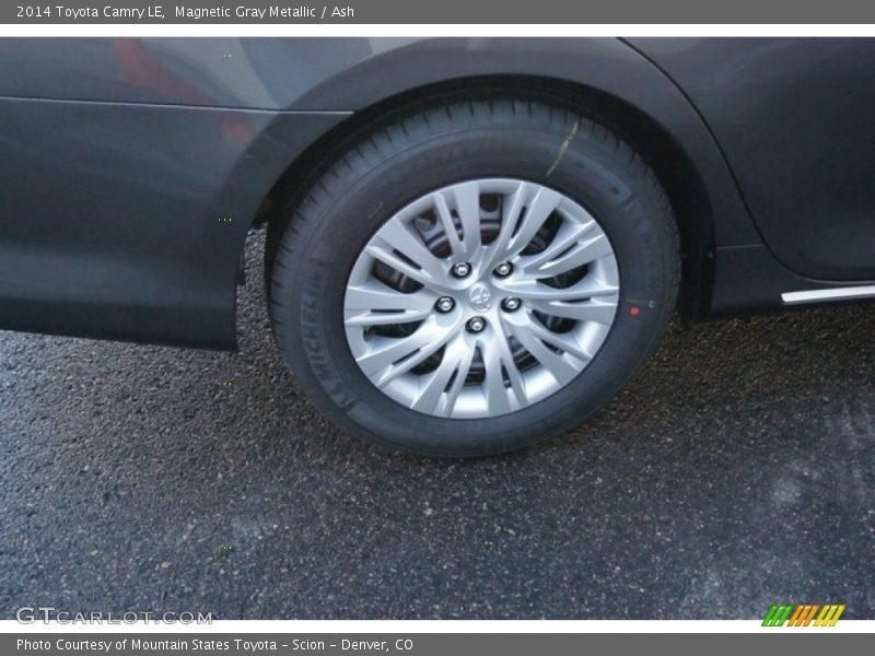 Magnetic Gray Metallic / Ash 2014 Toyota Camry LE