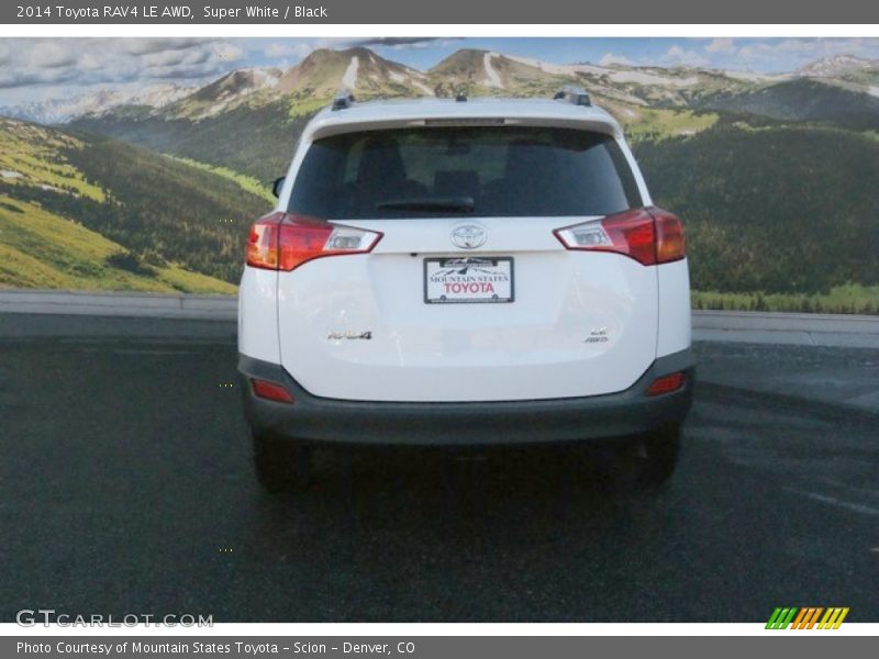 Super White / Black 2014 Toyota RAV4 LE AWD