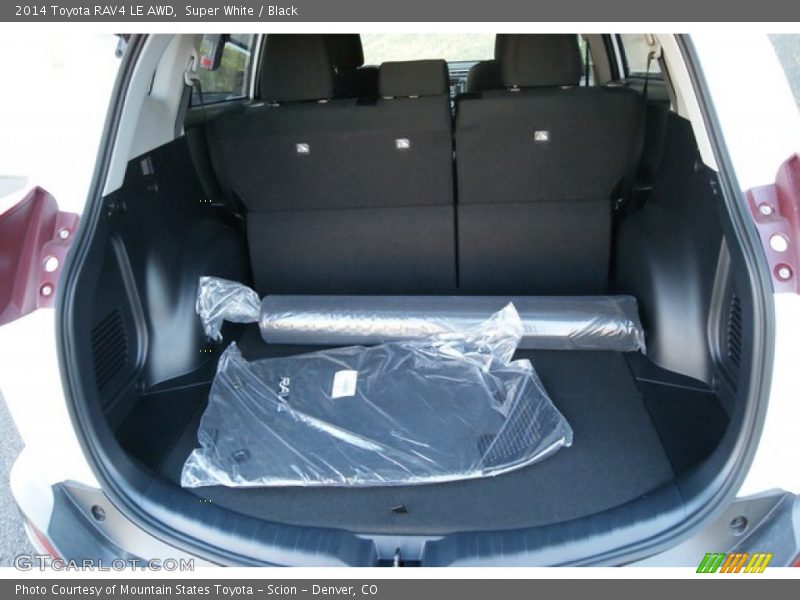 Super White / Black 2014 Toyota RAV4 LE AWD
