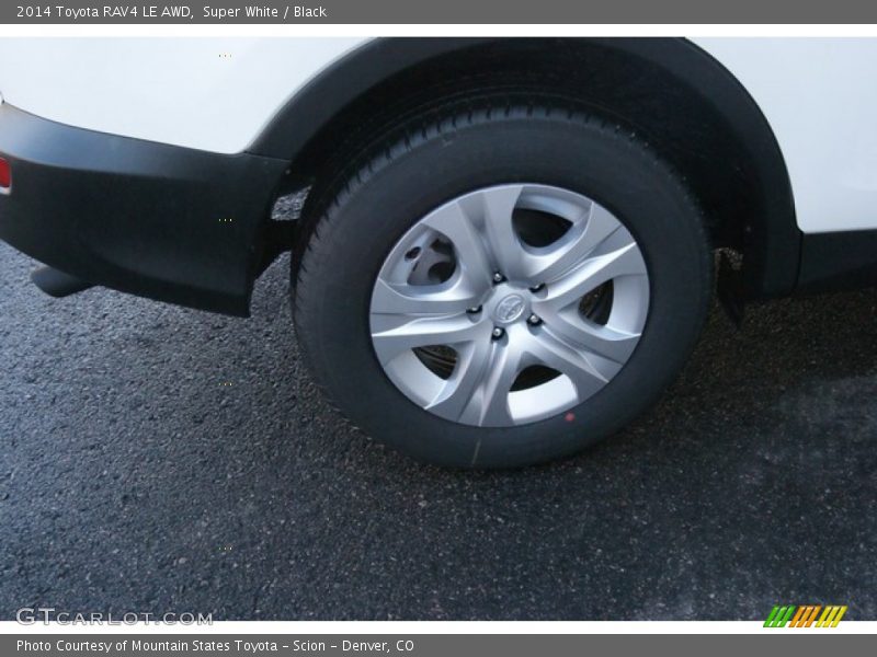 Super White / Black 2014 Toyota RAV4 LE AWD