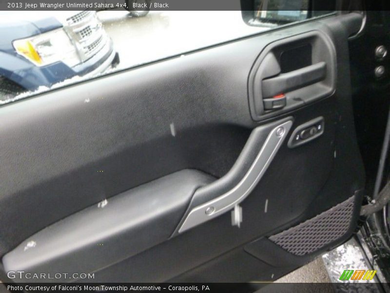 Black / Black 2013 Jeep Wrangler Unlimited Sahara 4x4