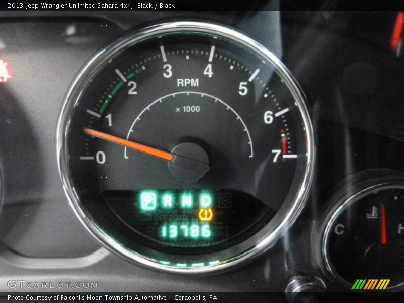 Black / Black 2013 Jeep Wrangler Unlimited Sahara 4x4