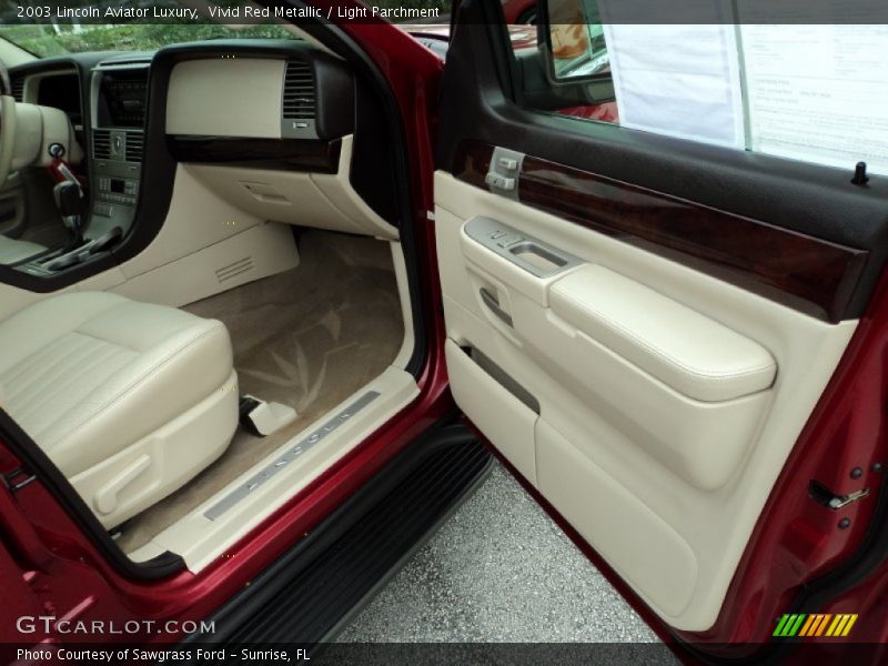 Vivid Red Metallic / Light Parchment 2003 Lincoln Aviator Luxury