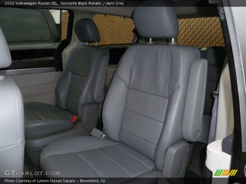 Nocturne Black Metallic / Aero Gray 2010 Volkswagen Routan SEL
