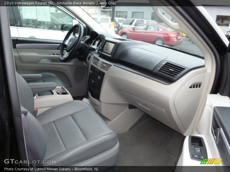Nocturne Black Metallic / Aero Gray 2010 Volkswagen Routan SEL