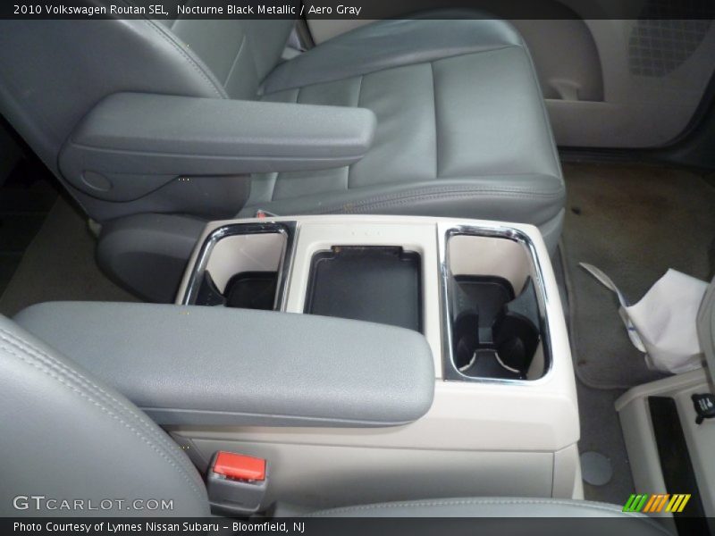 Nocturne Black Metallic / Aero Gray 2010 Volkswagen Routan SEL