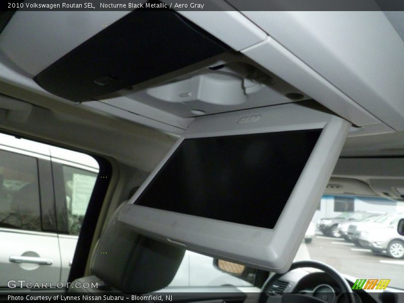 Nocturne Black Metallic / Aero Gray 2010 Volkswagen Routan SEL