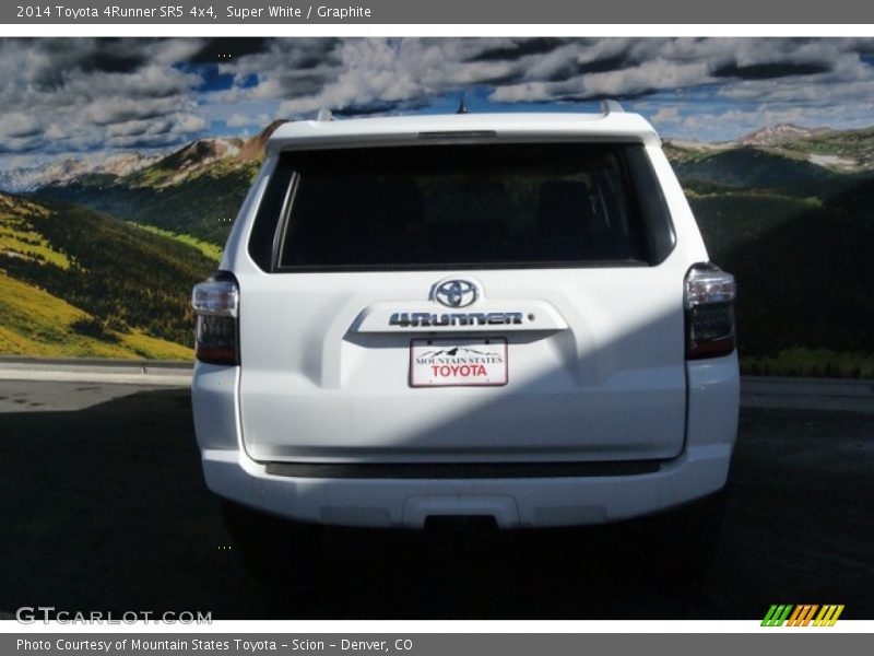 Super White / Graphite 2014 Toyota 4Runner SR5 4x4