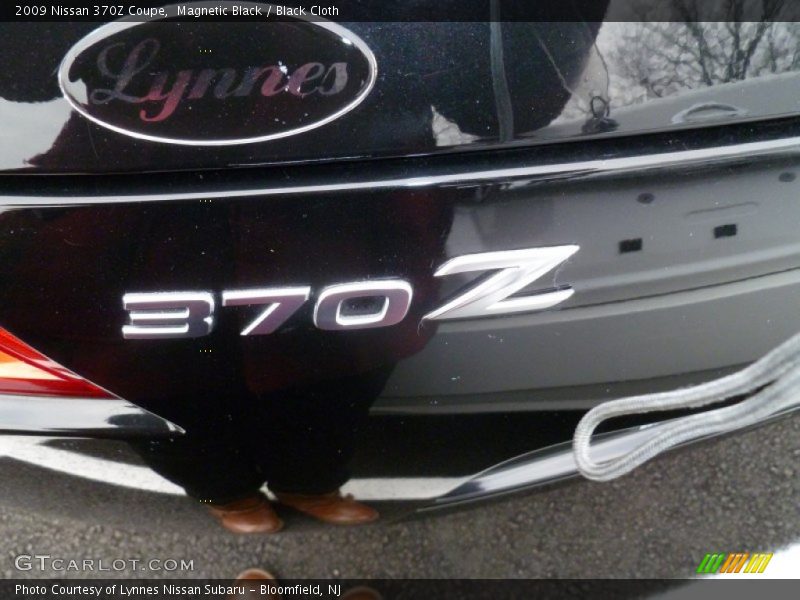 Magnetic Black / Black Cloth 2009 Nissan 370Z Coupe