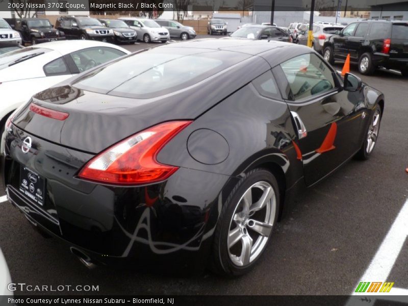 Magnetic Black / Black Cloth 2009 Nissan 370Z Coupe