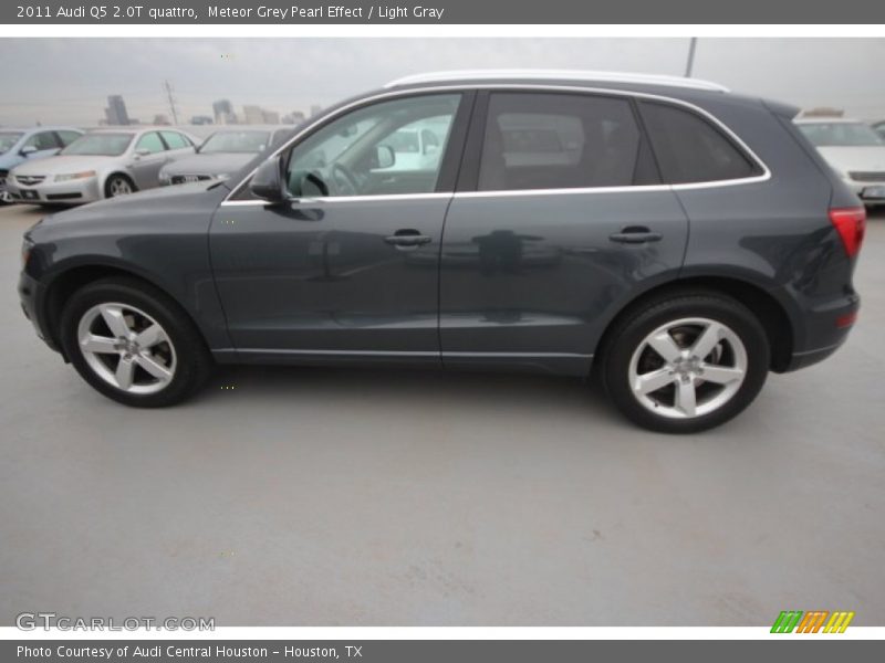 Meteor Grey Pearl Effect / Light Gray 2011 Audi Q5 2.0T quattro