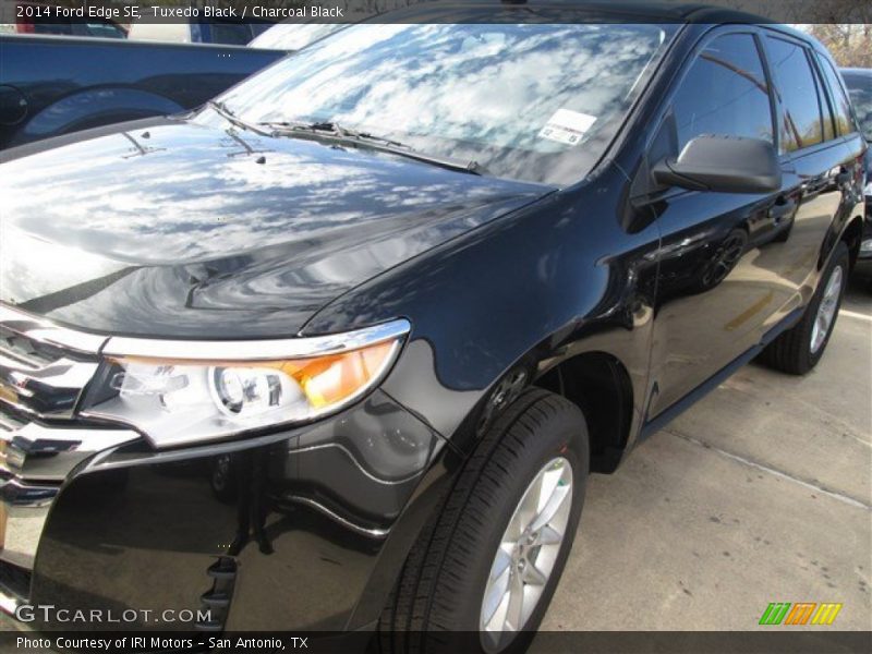 Tuxedo Black / Charcoal Black 2014 Ford Edge SE