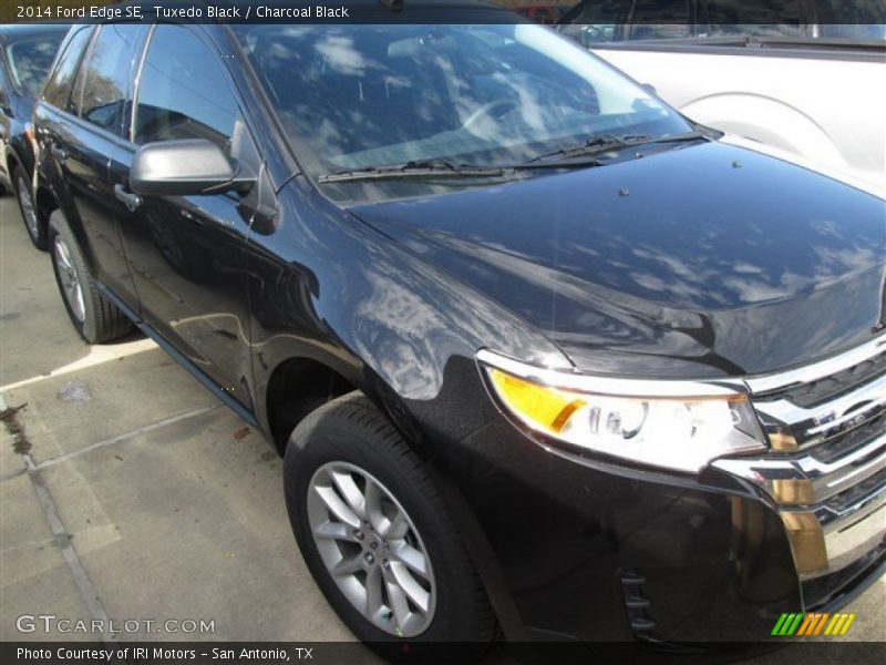 Tuxedo Black / Charcoal Black 2014 Ford Edge SE