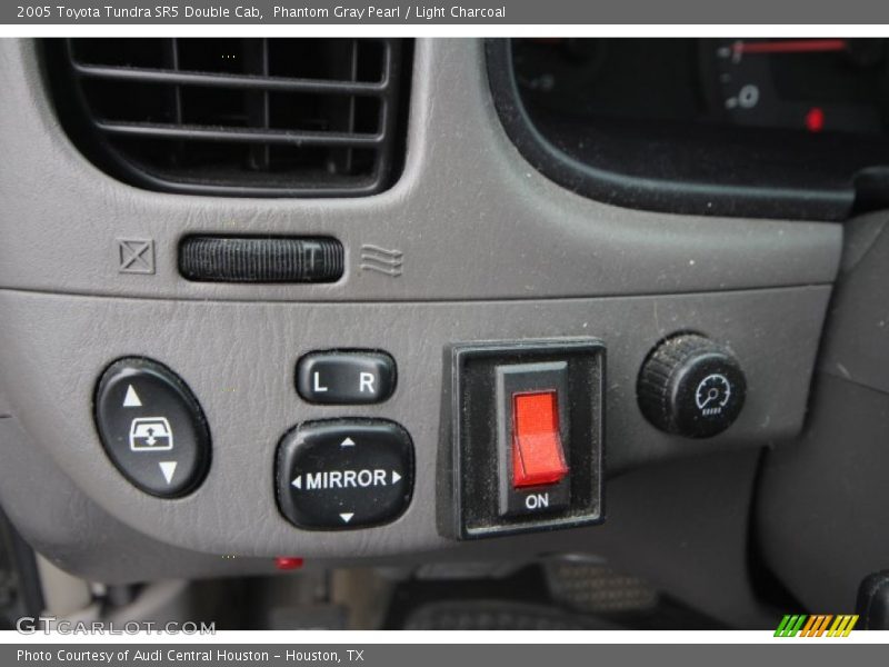 Phantom Gray Pearl / Light Charcoal 2005 Toyota Tundra SR5 Double Cab