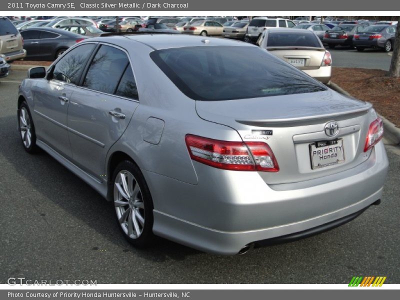 Classic Silver Metallic / Dark Charcoal 2011 Toyota Camry SE