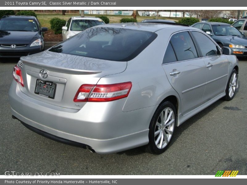 Classic Silver Metallic / Dark Charcoal 2011 Toyota Camry SE