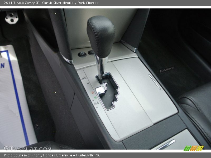 Classic Silver Metallic / Dark Charcoal 2011 Toyota Camry SE