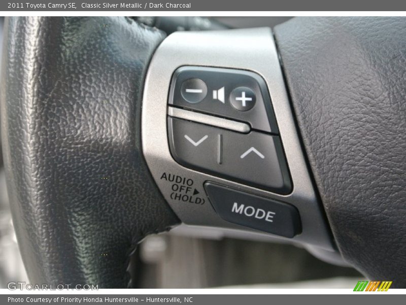 Classic Silver Metallic / Dark Charcoal 2011 Toyota Camry SE
