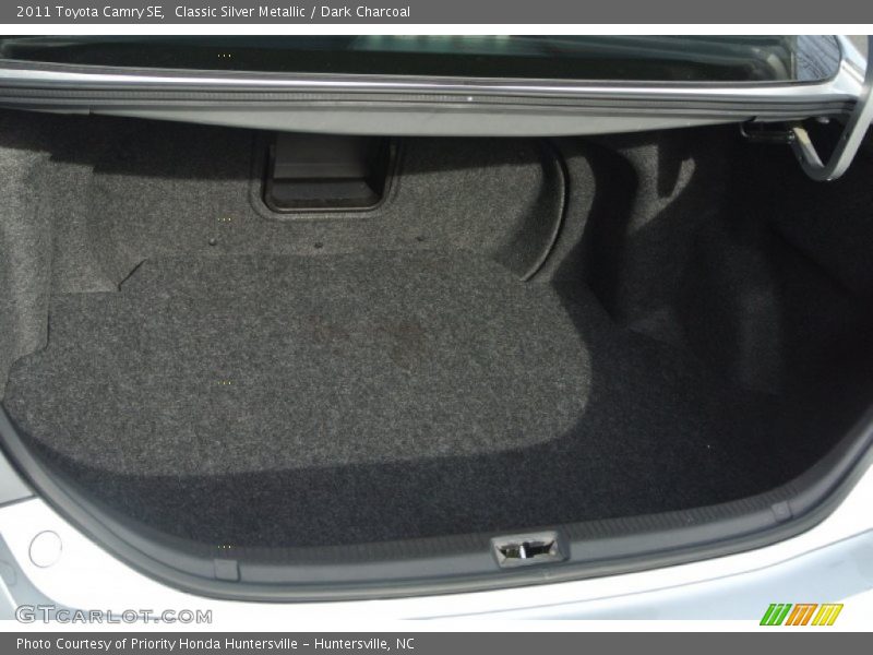 Classic Silver Metallic / Dark Charcoal 2011 Toyota Camry SE