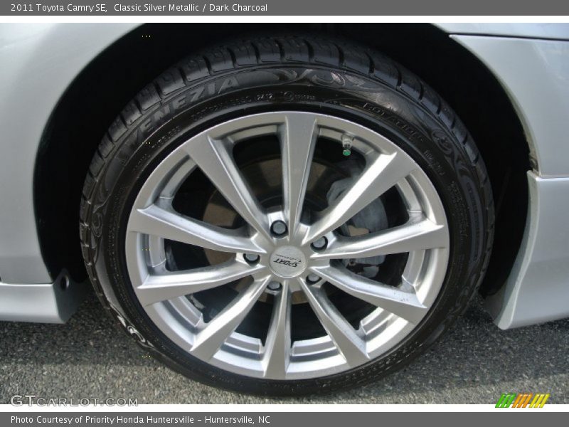 Classic Silver Metallic / Dark Charcoal 2011 Toyota Camry SE