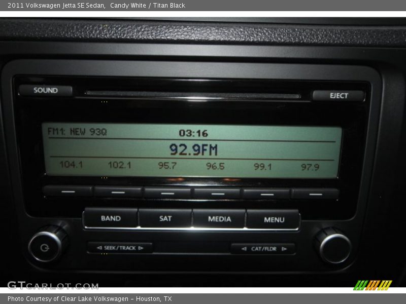 Candy White / Titan Black 2011 Volkswagen Jetta SE Sedan