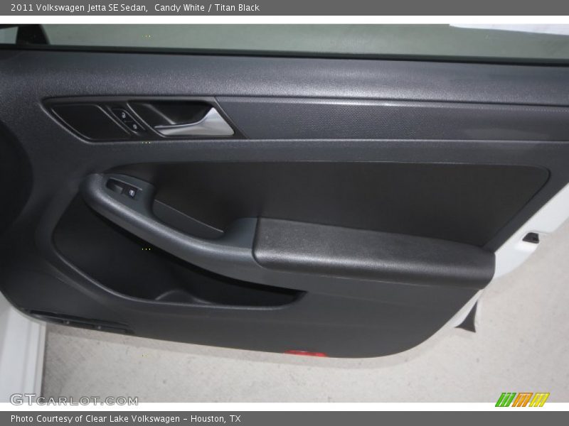 Candy White / Titan Black 2011 Volkswagen Jetta SE Sedan