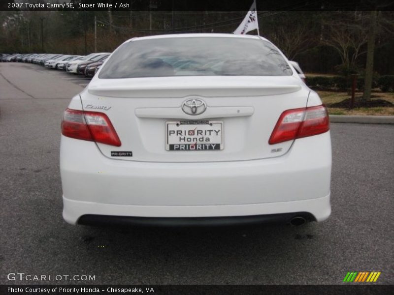 Super White / Ash 2007 Toyota Camry SE