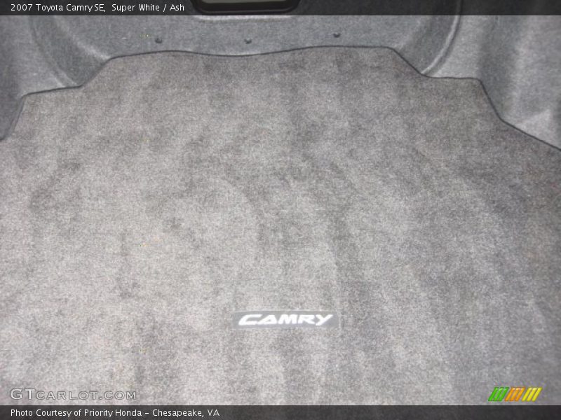 Super White / Ash 2007 Toyota Camry SE
