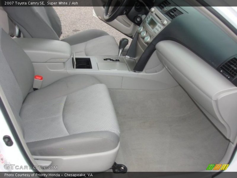 Super White / Ash 2007 Toyota Camry SE