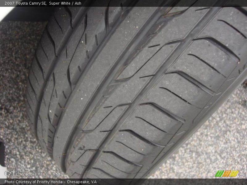 Super White / Ash 2007 Toyota Camry SE